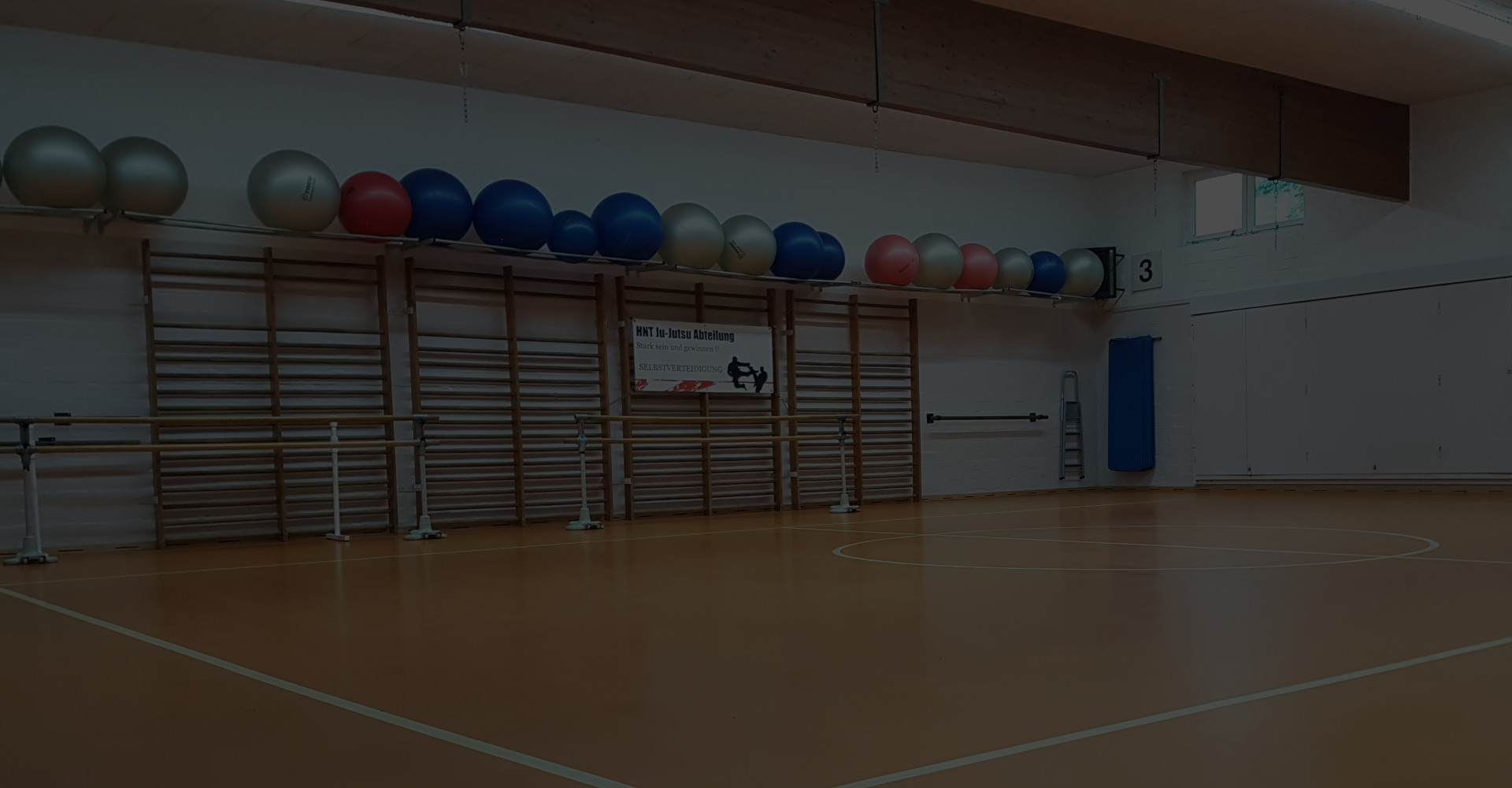header-vereinshalle-zwei