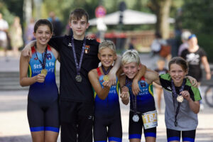 triathlon-gewinn-mannschaftswertung-kids-cup-2024-1