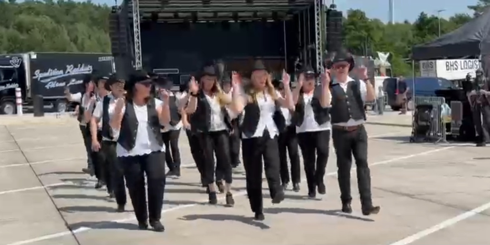 Jolly Boots begeistern beim 2. Truck- und Country-Festival