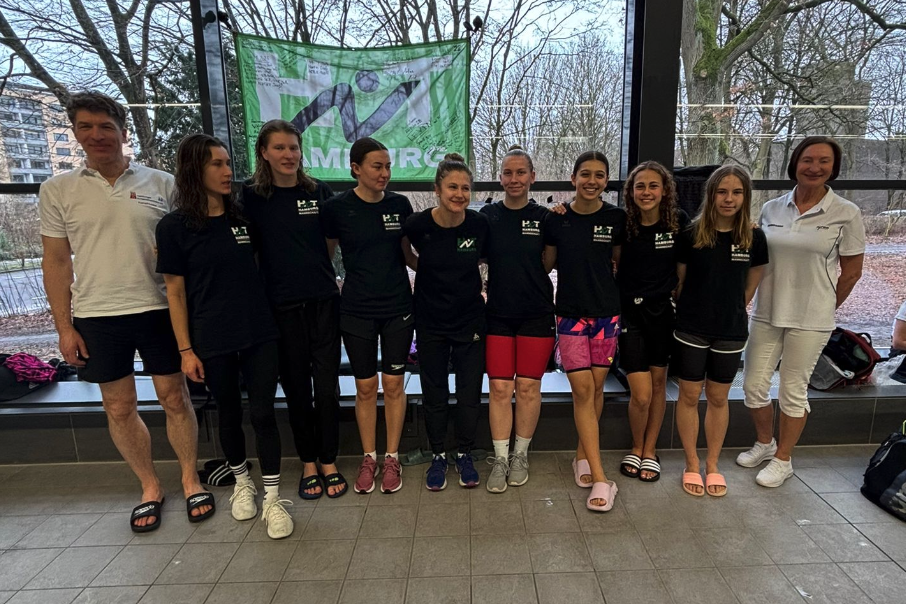 Ein Gruppenfoto des HNT Frauen-Teams bei der DMS Landesliga 2025.