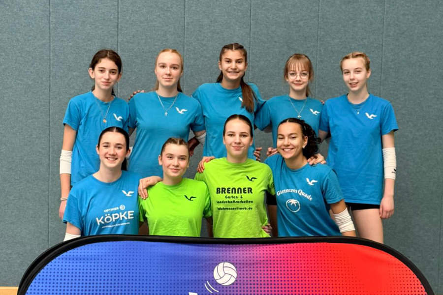 Ein Gruppenfoto der neuen Hamburger U16-Meisterinnen vom Team VTH1.