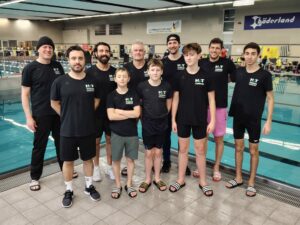 Ein Gruppenfoto des HNT Herren-Teams bei der DMS Stadtliga 2025.