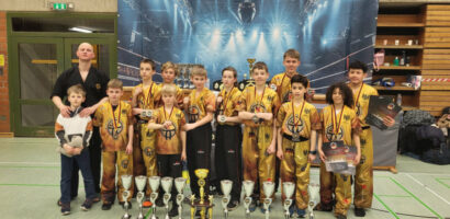 Ein Gruppenfoto des erfolgreichen Ju-Jutsu-Showteams bei den Deutschen Meisterschaften der ICO.