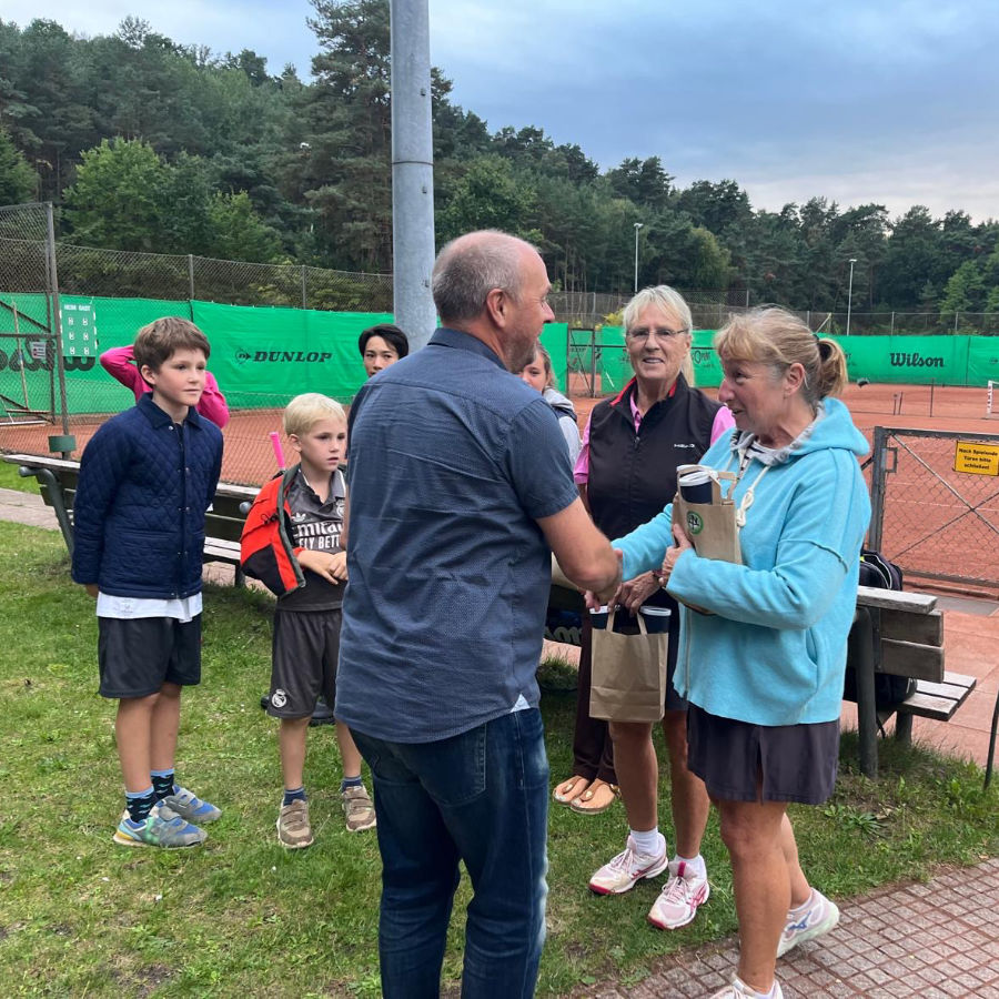 Saisonabschlussfeier Tennis 2026 Ein Foto von der Saisonabschlussfeier der HNT-Tennisabteilung 2026.